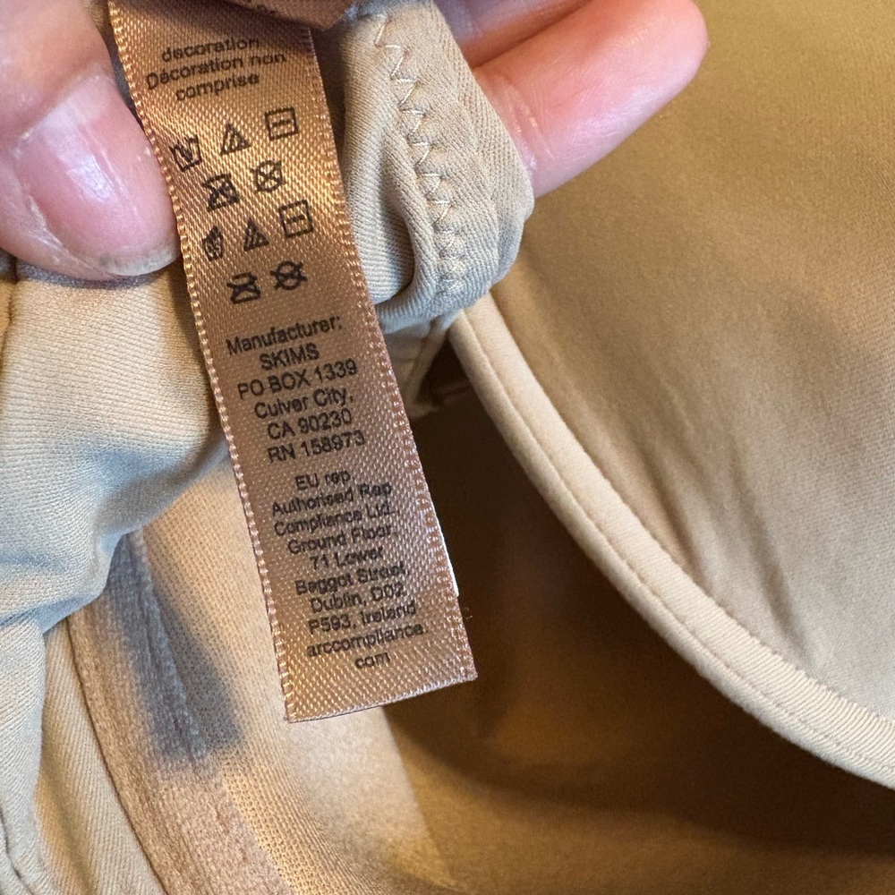 SKIMS Seamless T-Shirt Bra | Nude / Sand | Size 32DDD | Authentic (0687) - Picture 3 of 7